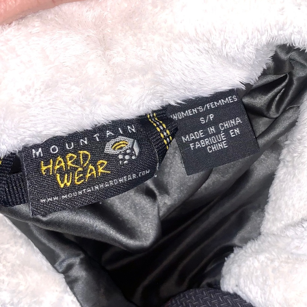 Like New |•MOUNTAIN HARDWEAR•| Commotion Retro Motion Snowboard Jacket - Picture 15 of 16